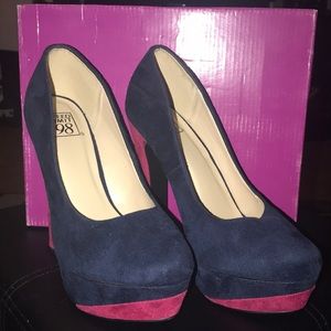 Navy blue and fuchsia heel